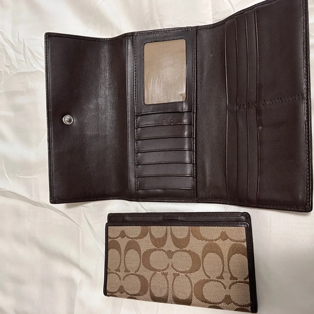 Vintage Coach Brown and Tan Wallet with checkbook insert. - Picture 4 of 8